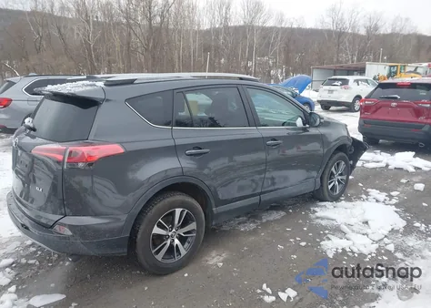 2018 Toyota Rav4 Xle z USA, uszkodzony, nr VIN 2T3WFREV0JW495735